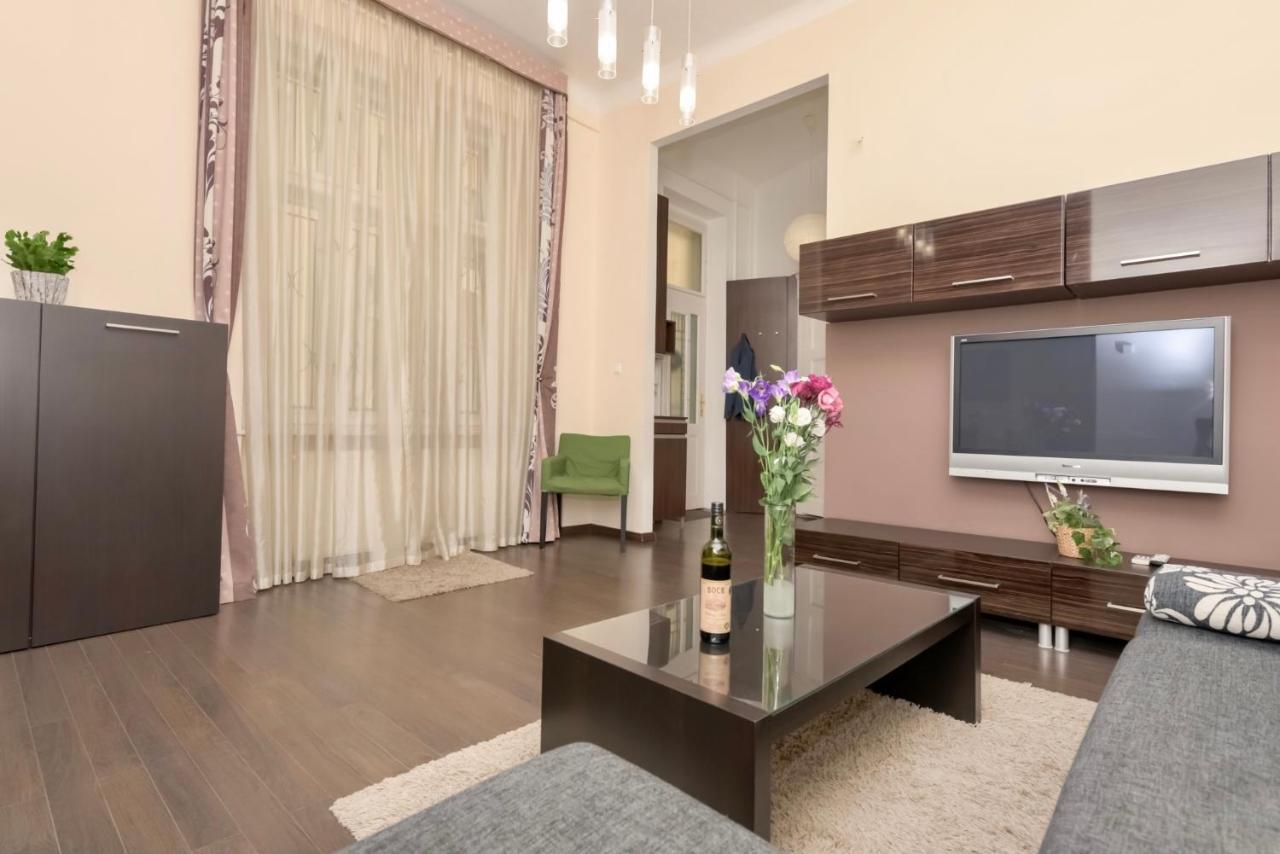 Corvina Apartment Budapest With Free Private Parking Eksteriør bilde