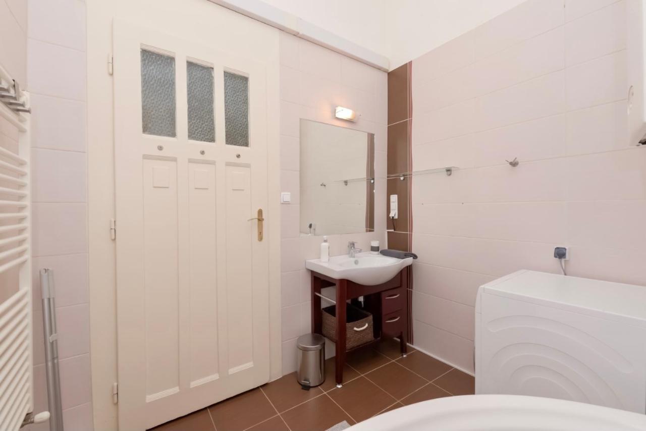 Corvina Apartment Budapest With Free Private Parking Eksteriør bilde