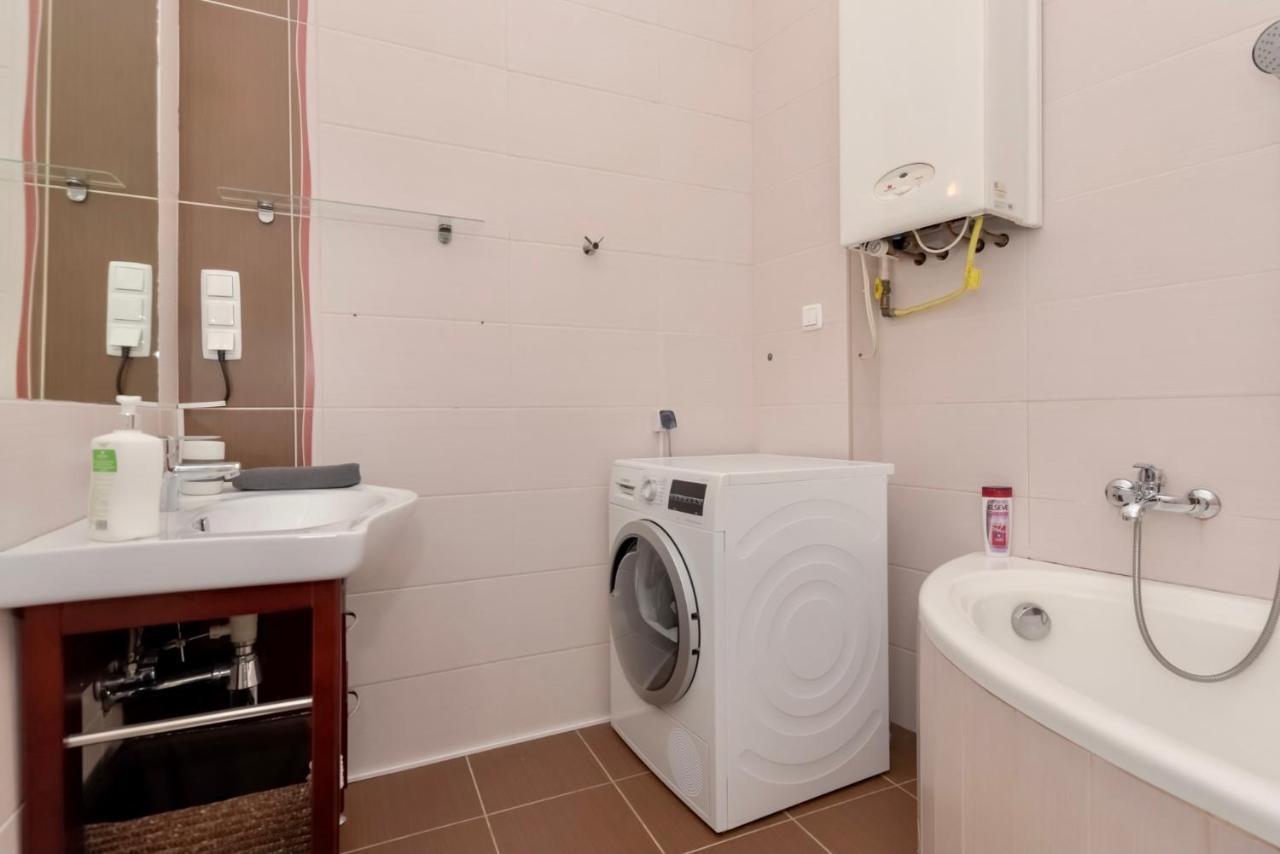 Corvina Apartment Budapest With Free Private Parking Eksteriør bilde